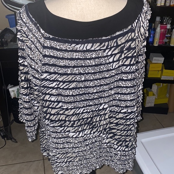 I.N STUDIO Women Blouse - Picture 5 of 6